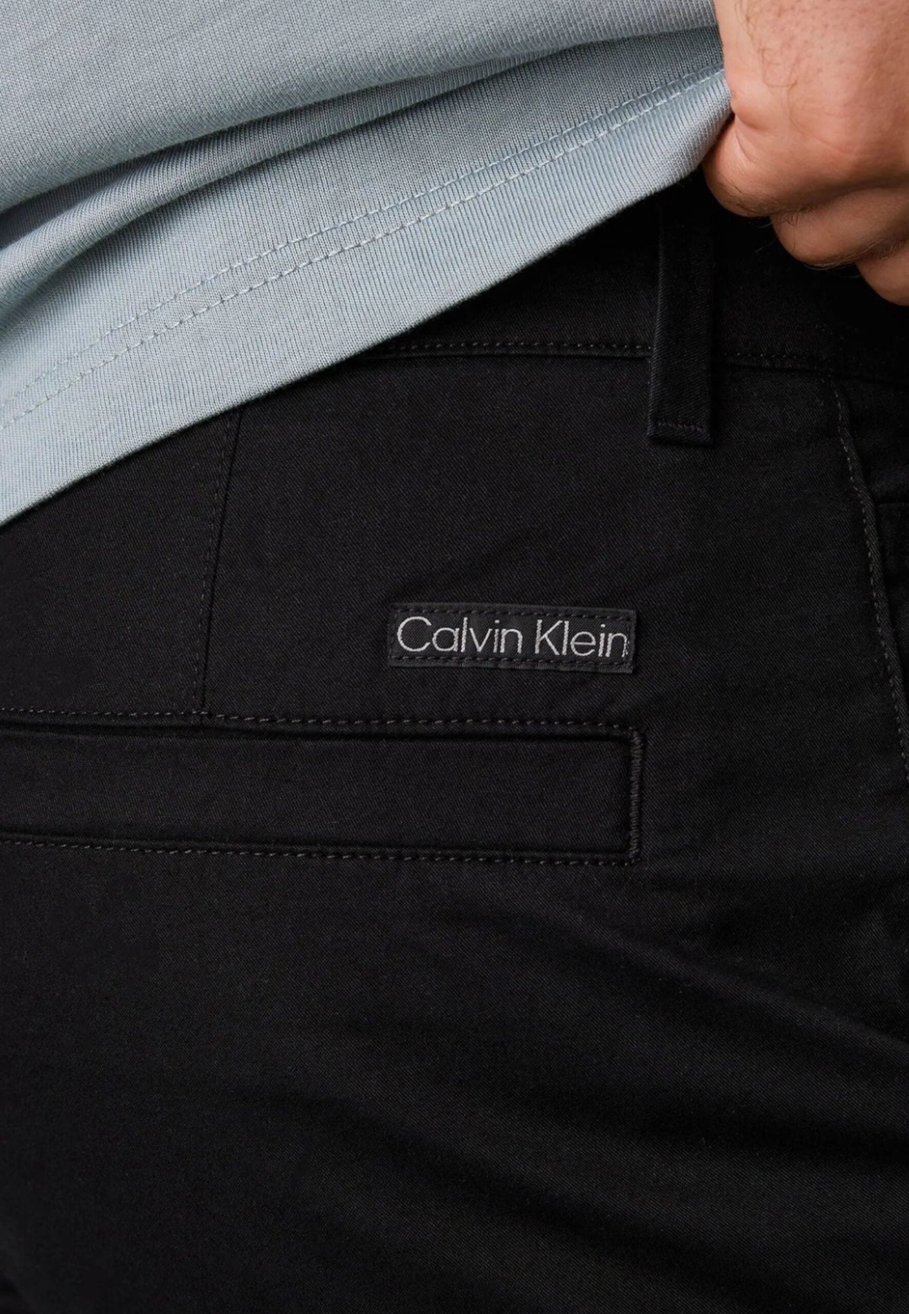 Calvin Klein Jeans Tapered Chino Pants - Black