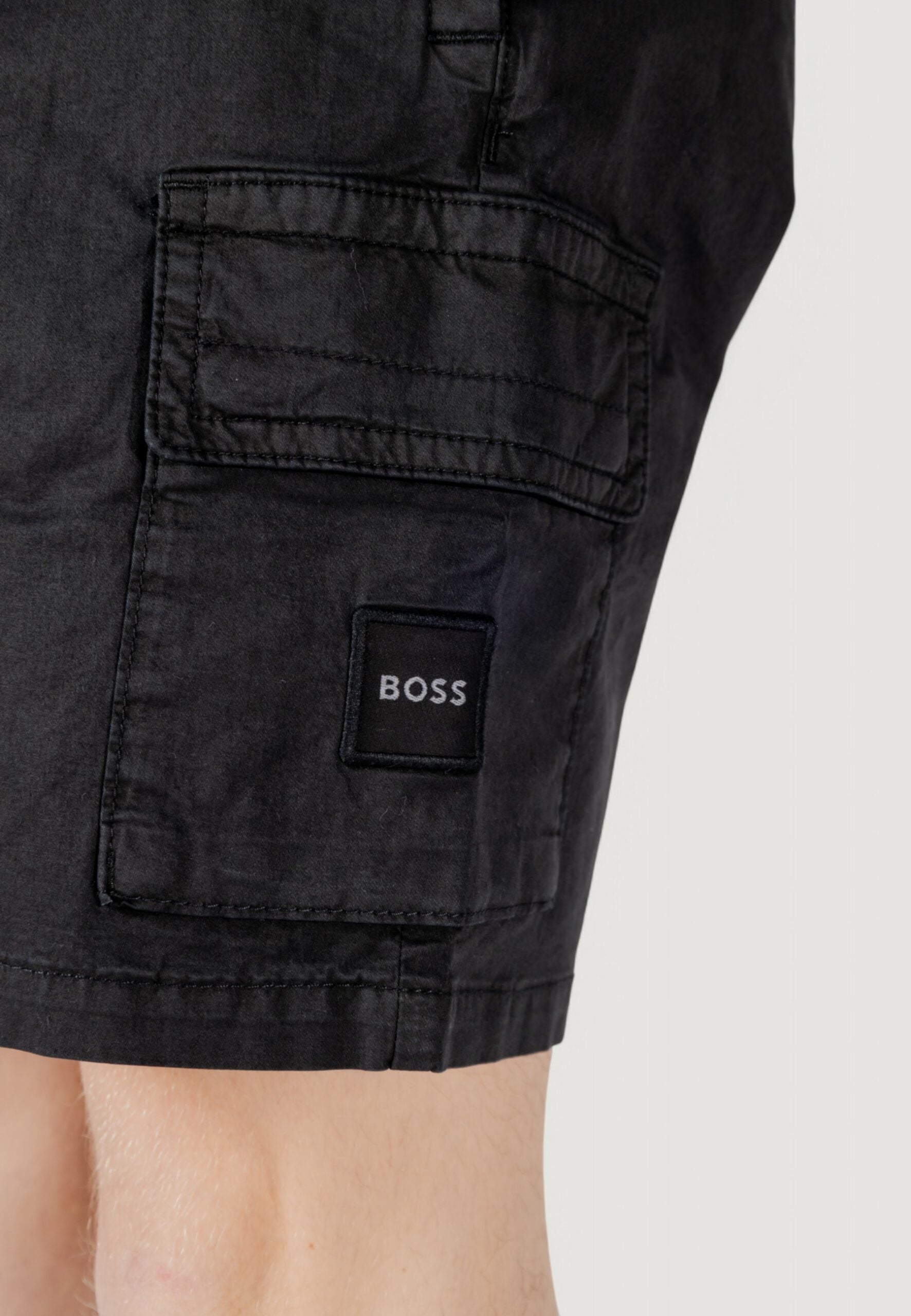 BOSS サリエル バミューダ ショーツ - ブラック