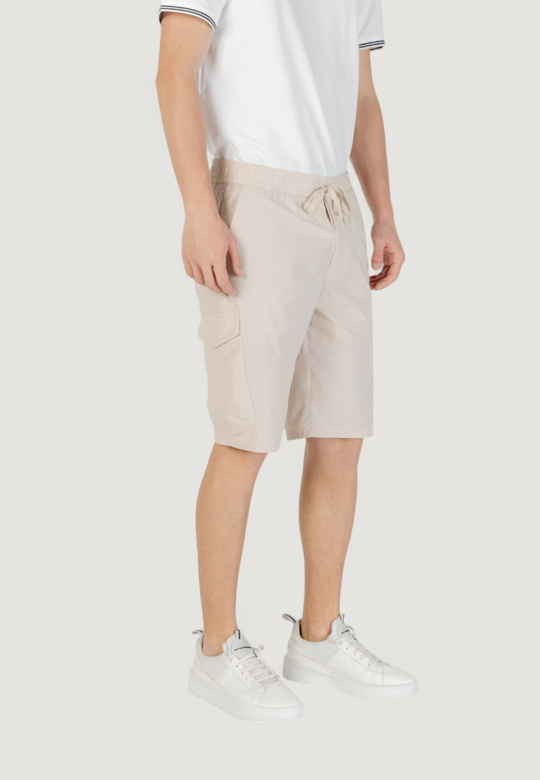 ボス サーベース カーゴ バミューダ ショーツ - ベージュ