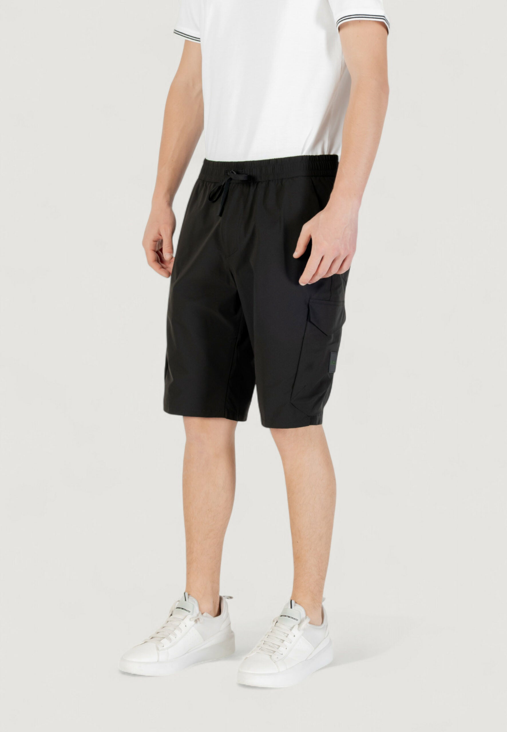 ボス サーベース カーゴ バミューダ ショーツ - ブラック