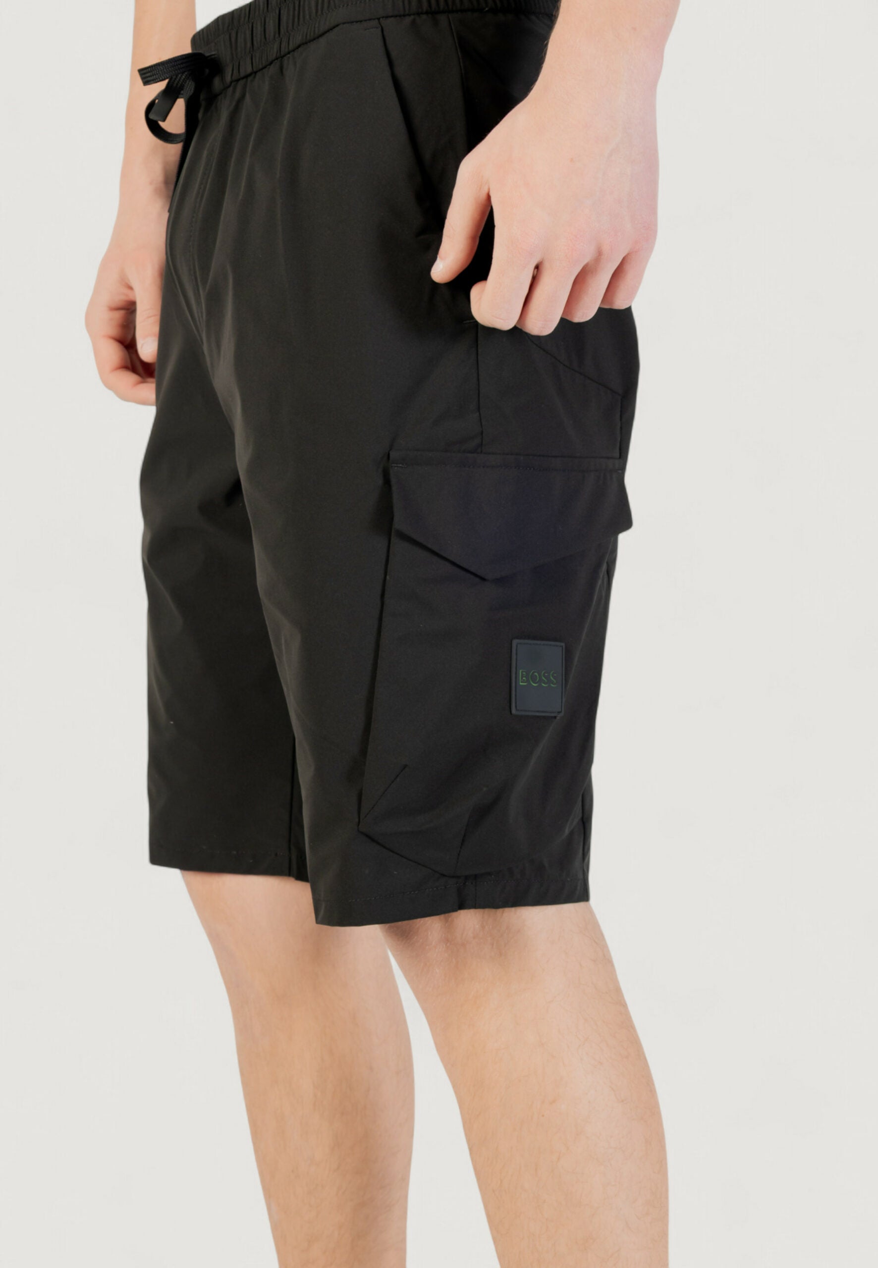 ボス サーベース カーゴ バミューダ ショーツ - ブラック