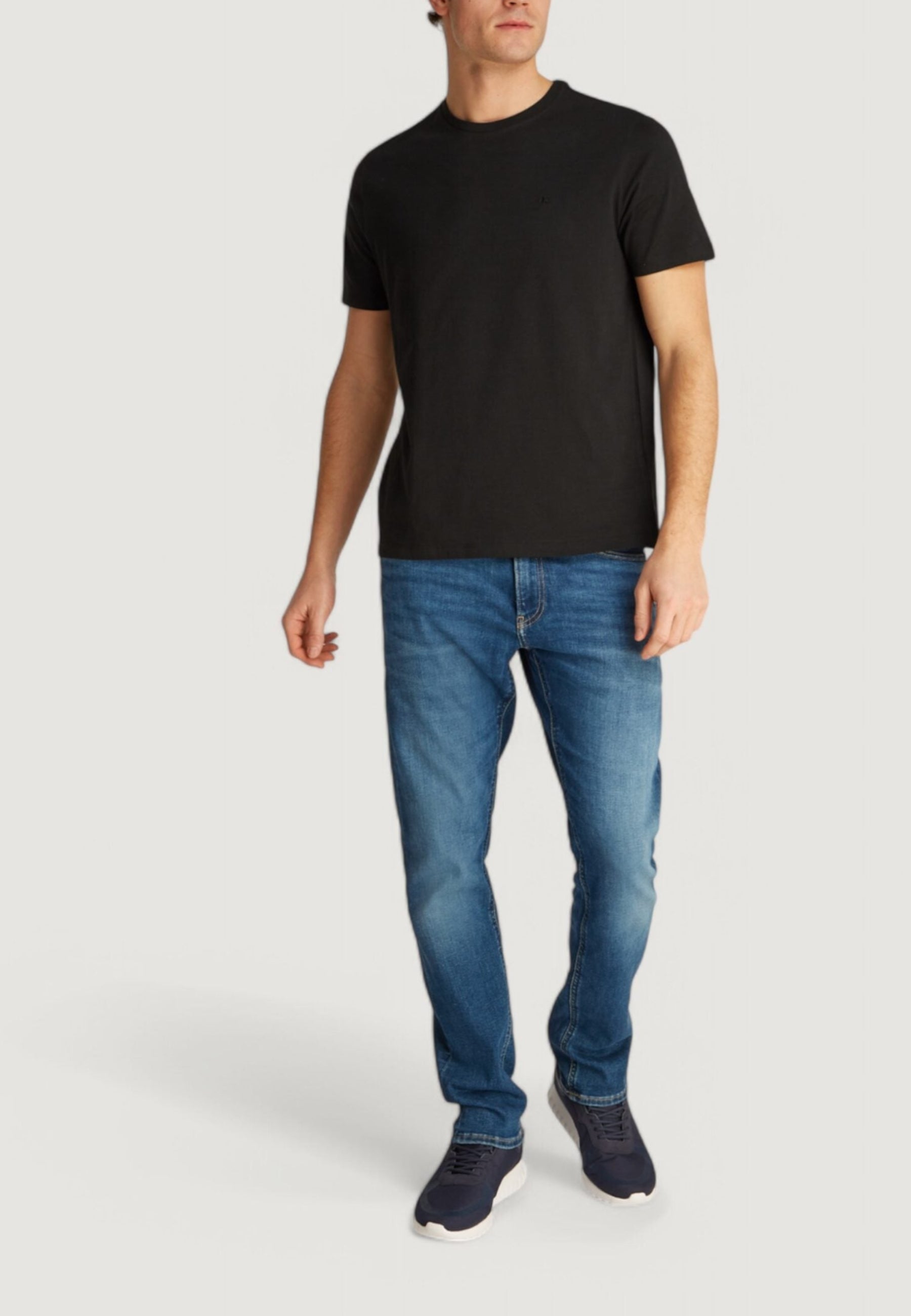 Calvin Klein Jeans Smooth Cotton Solid T-Shirt - Black
