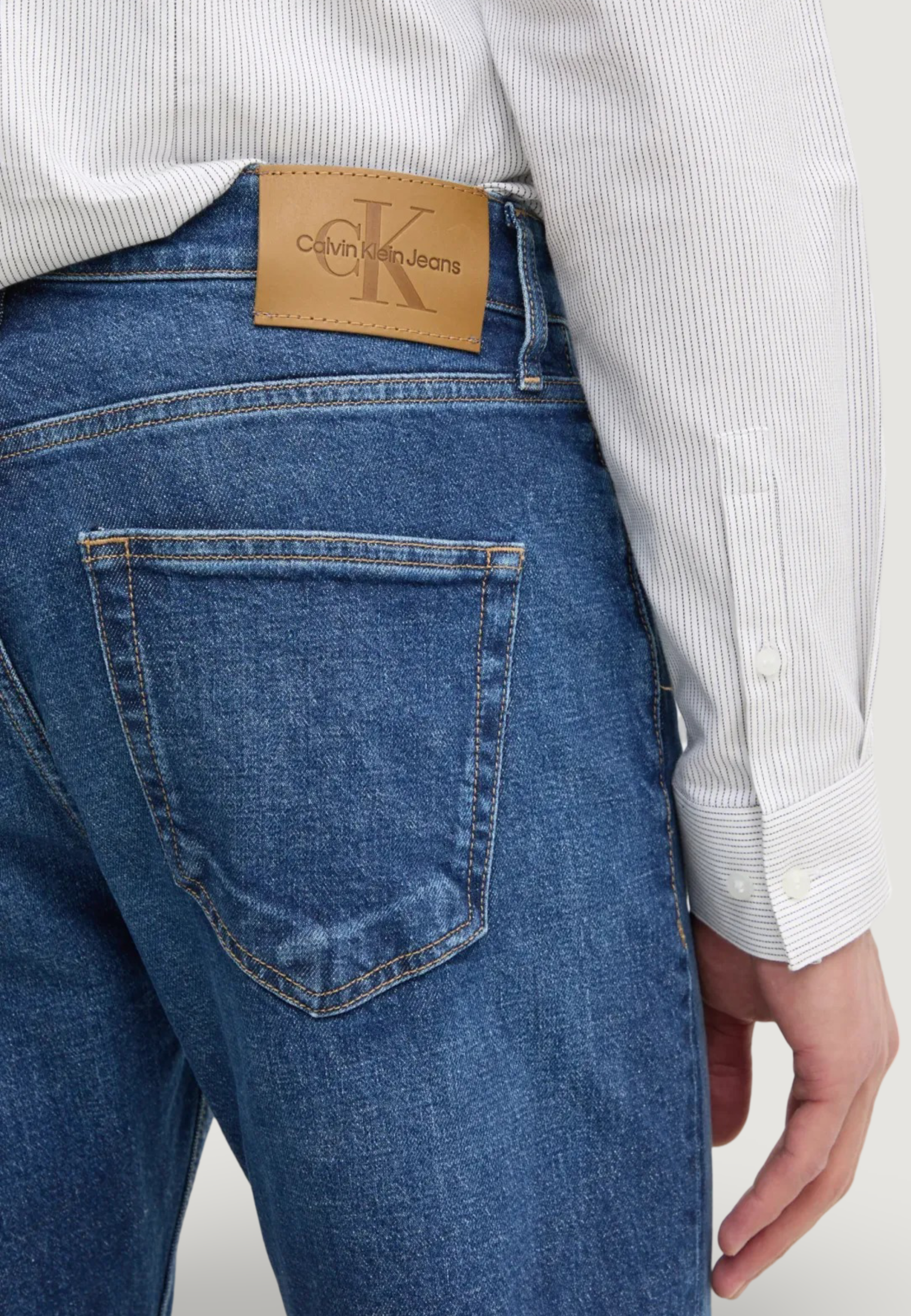 Calvin Klein Jeans Standard Straight Jeans - Dark Denim