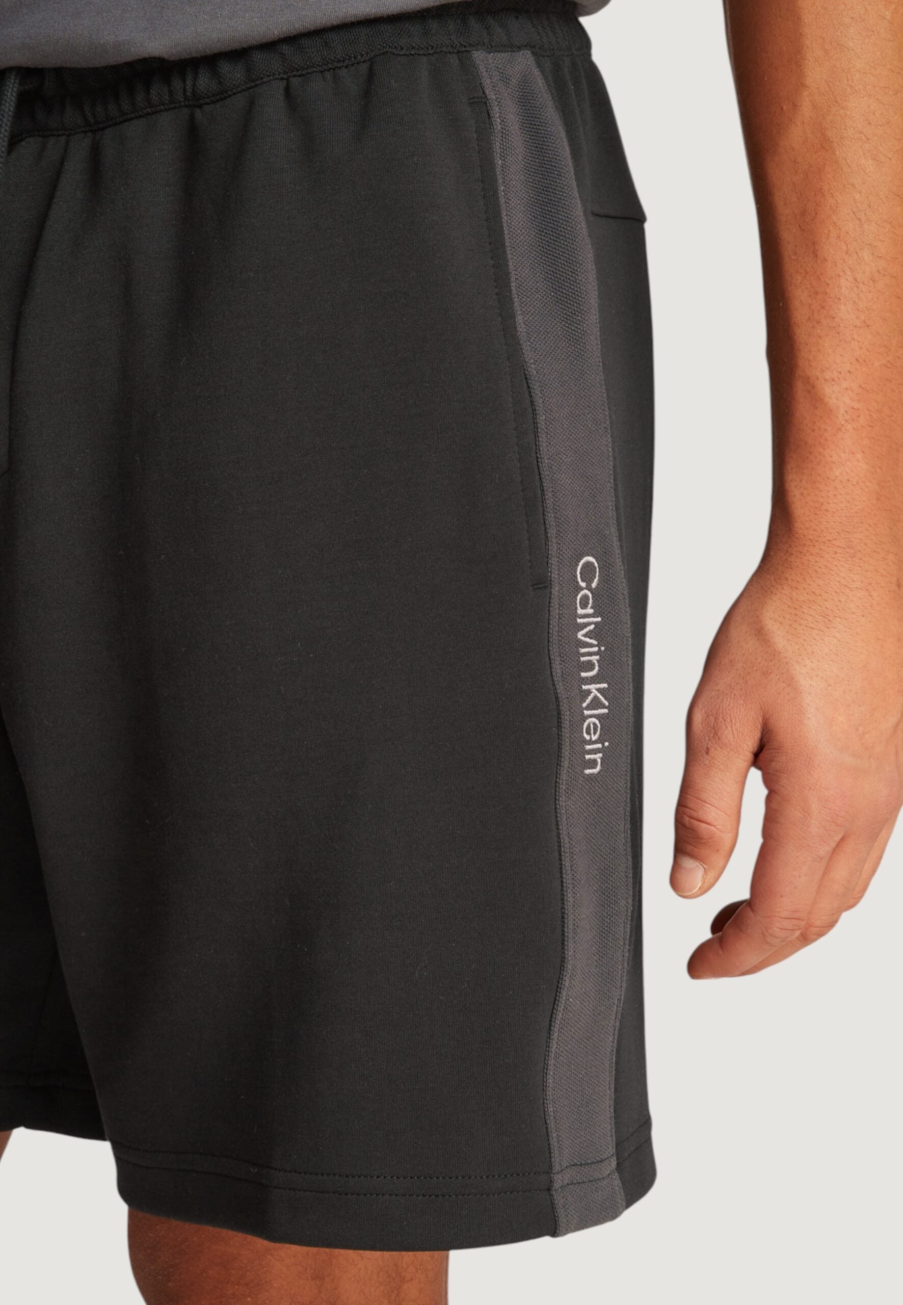 Calvin Klein Jeans Logo Tape Sports Bermuda Shorts - Black