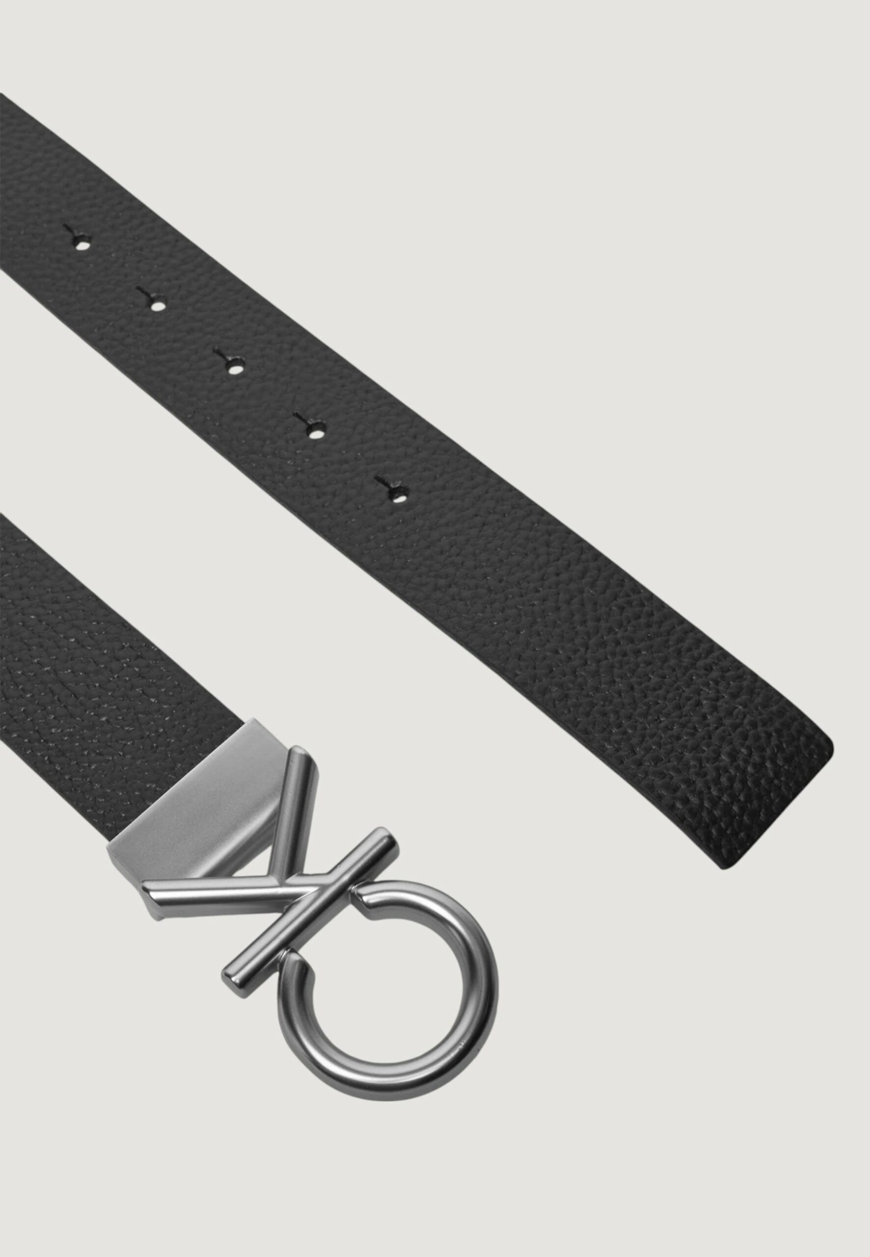 カルバン・クライン メンズ ブラック ホールマーク ロゴ レザーベルト - 35mm