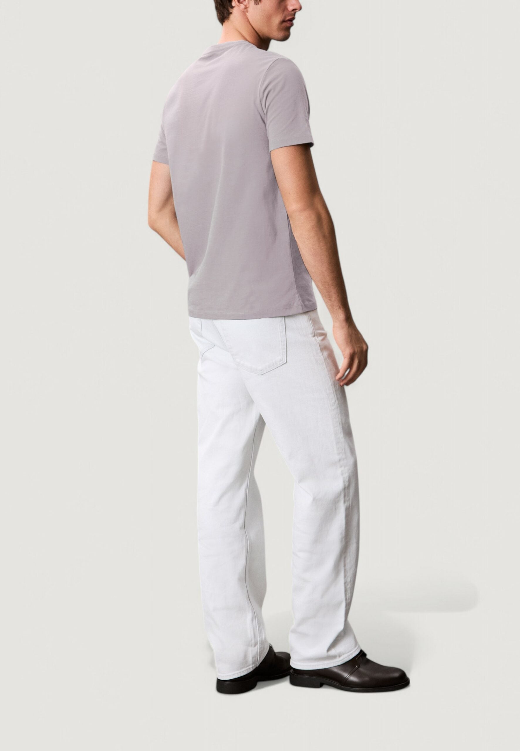 Calvin Klein Men's Grey Outline Logo T-Shirt - Short Sleeve