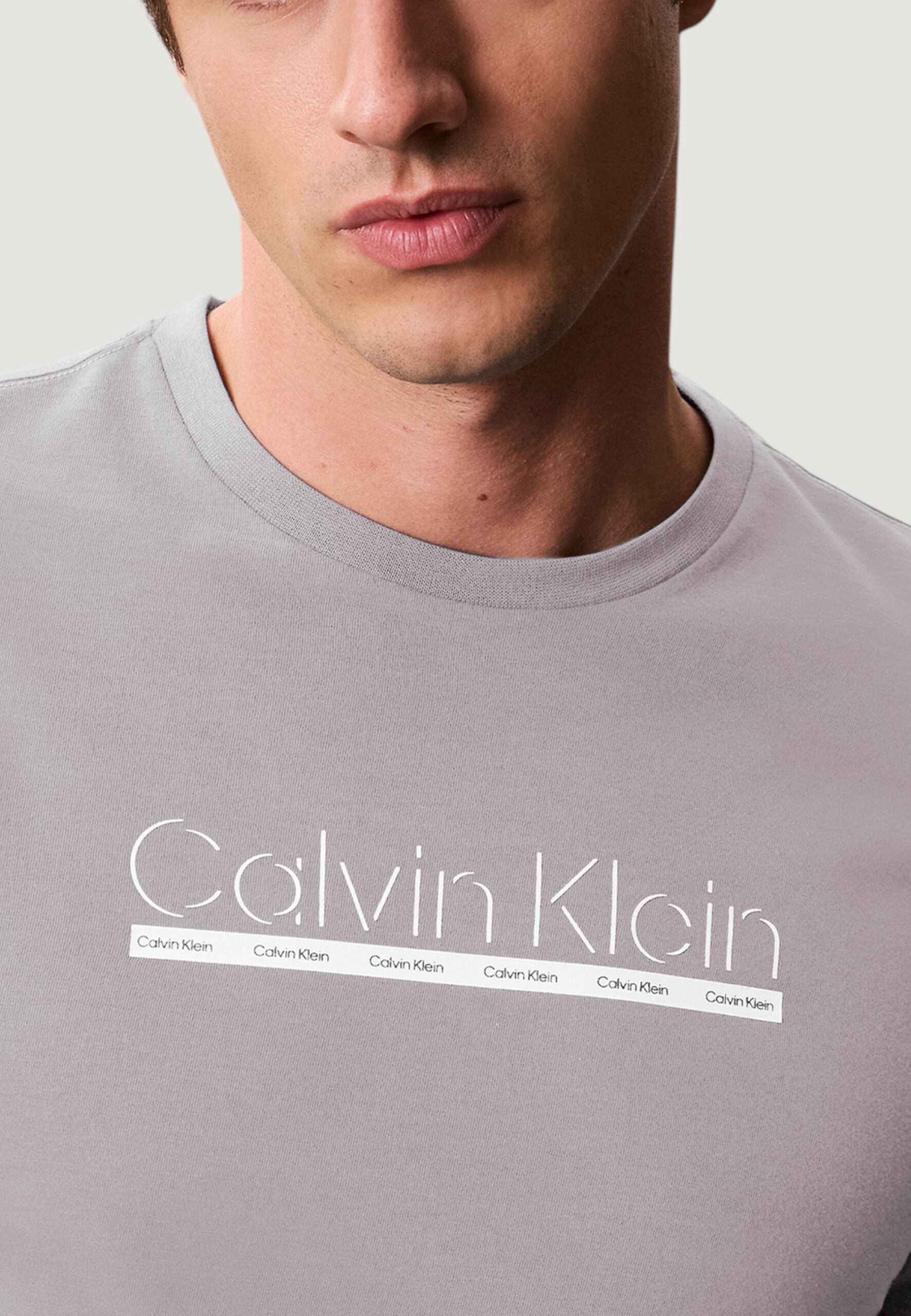 Calvin Klein Men's Grey Outline Logo T-Shirt - Short Sleeve