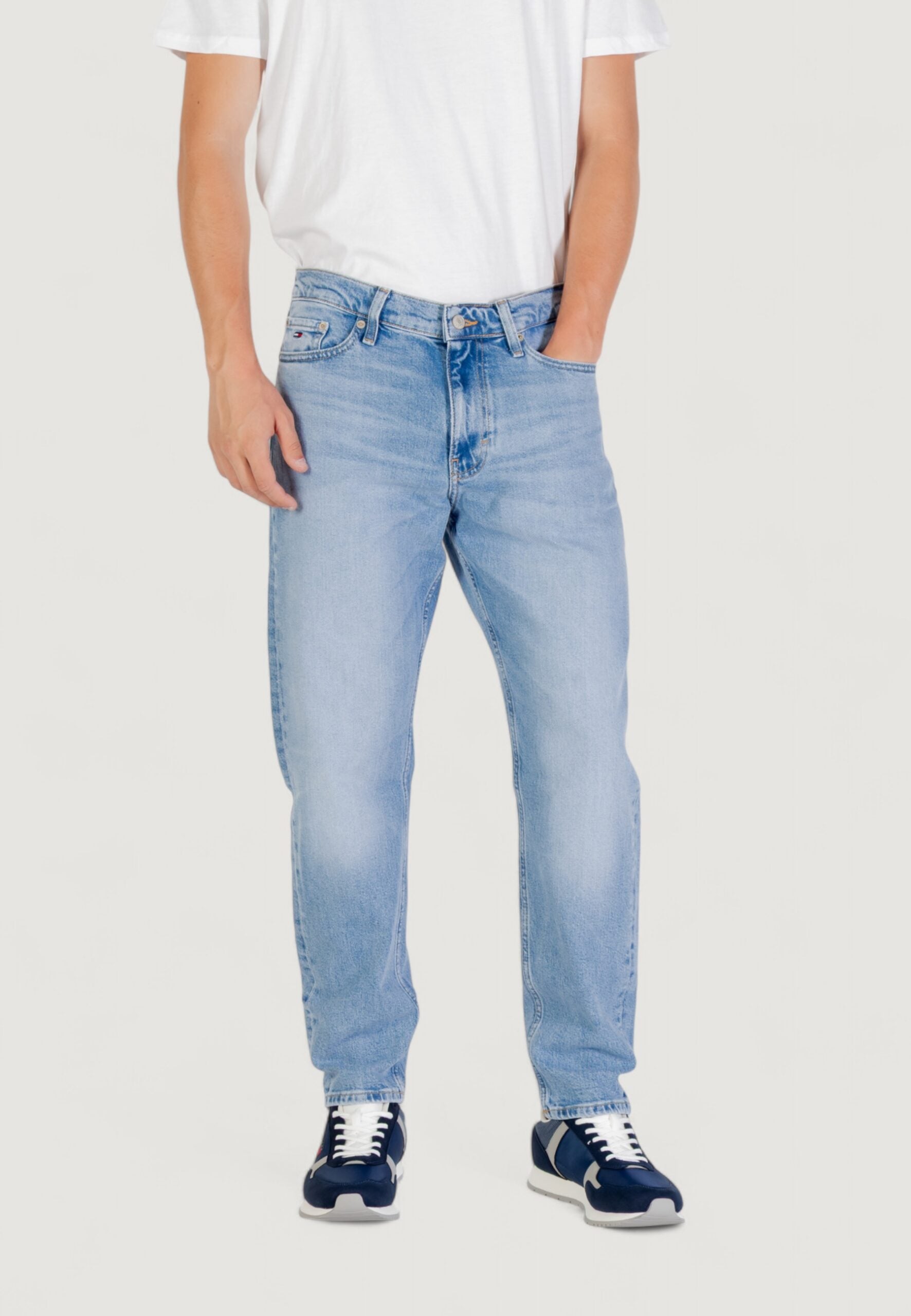 Tommy Hilfiger Jeans Men's Isaac Relaxed Tapered Jeans - Light Denim