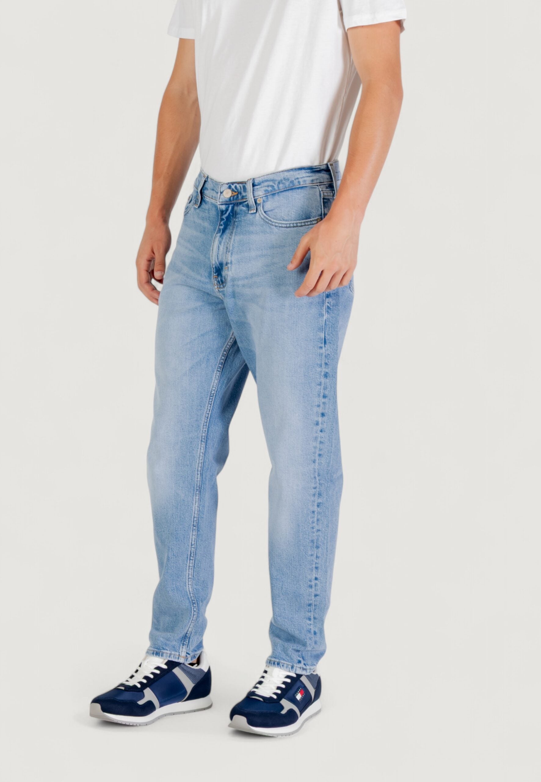 Tommy Hilfiger Jeans Men's Isaac Relaxed Tapered Jeans - Light Denim