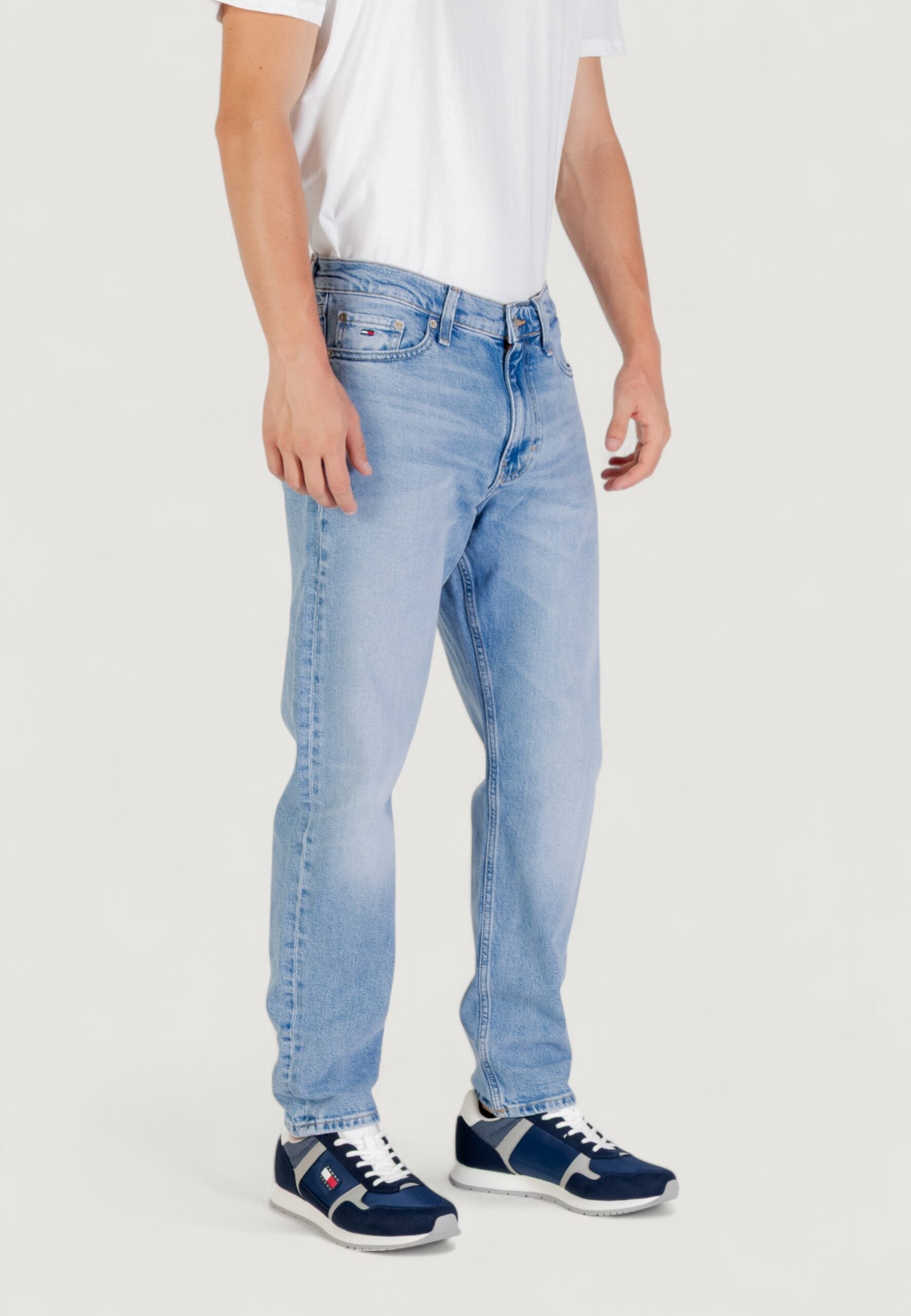 Tommy Hilfiger Jeans Men's Isaac Relaxed Tapered Jeans - Light Denim