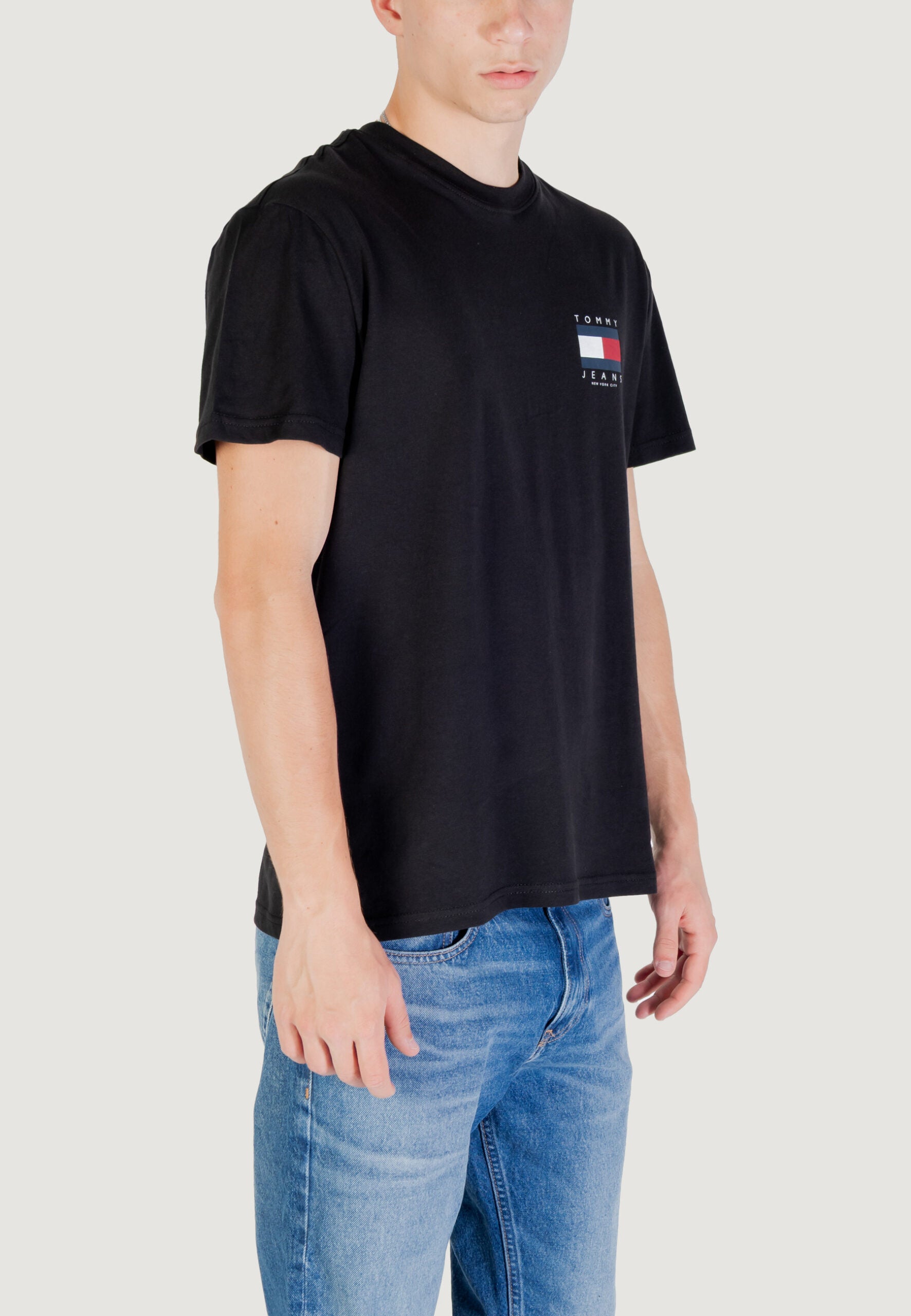 Tommy Hilfiger Jeans TJM Regular Fit Black T-Shirt - Flag Graphic Logo