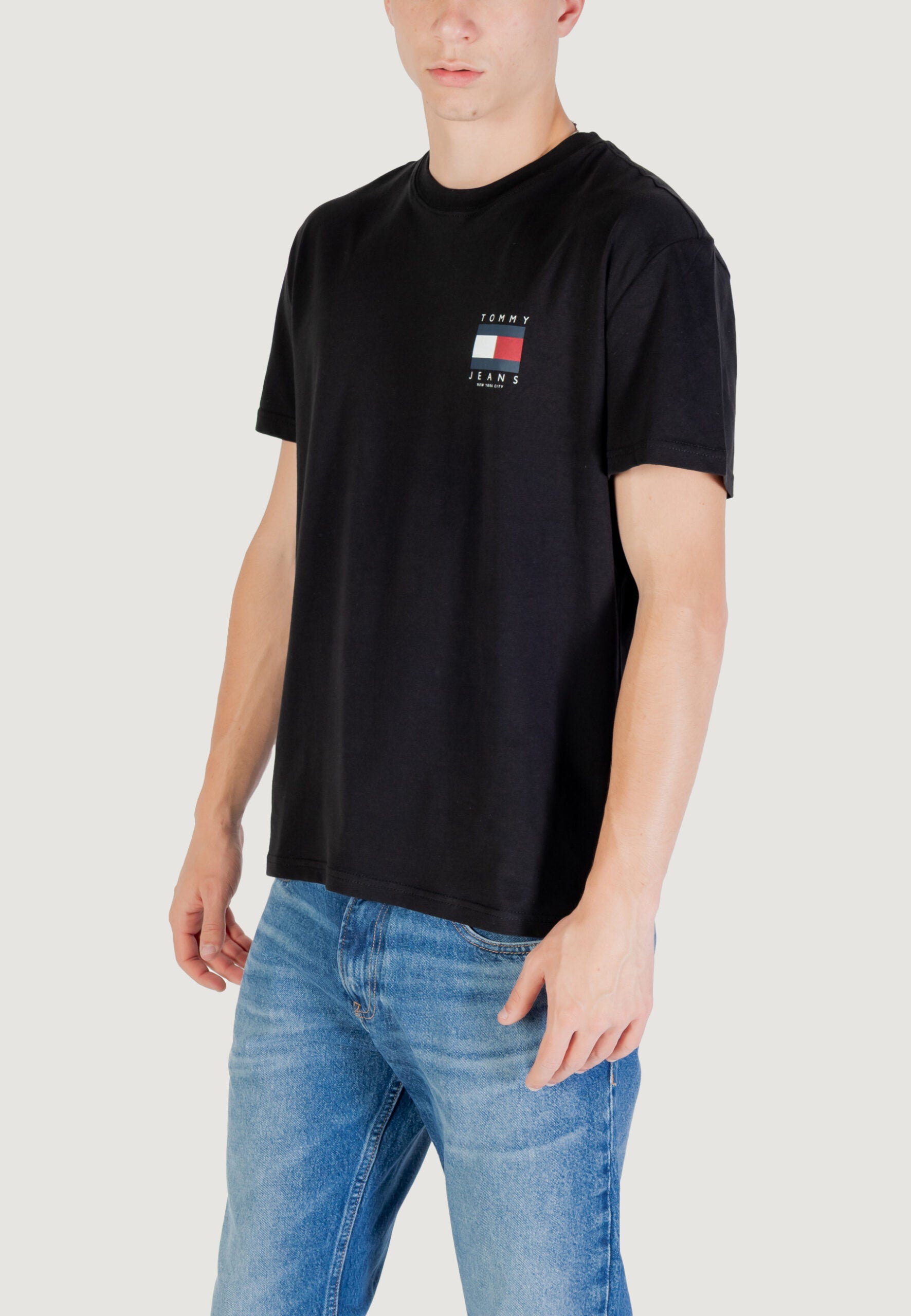 Tommy Hilfiger Jeans TJM Regular Fit Black T-Shirt - Flag Graphic Logo
