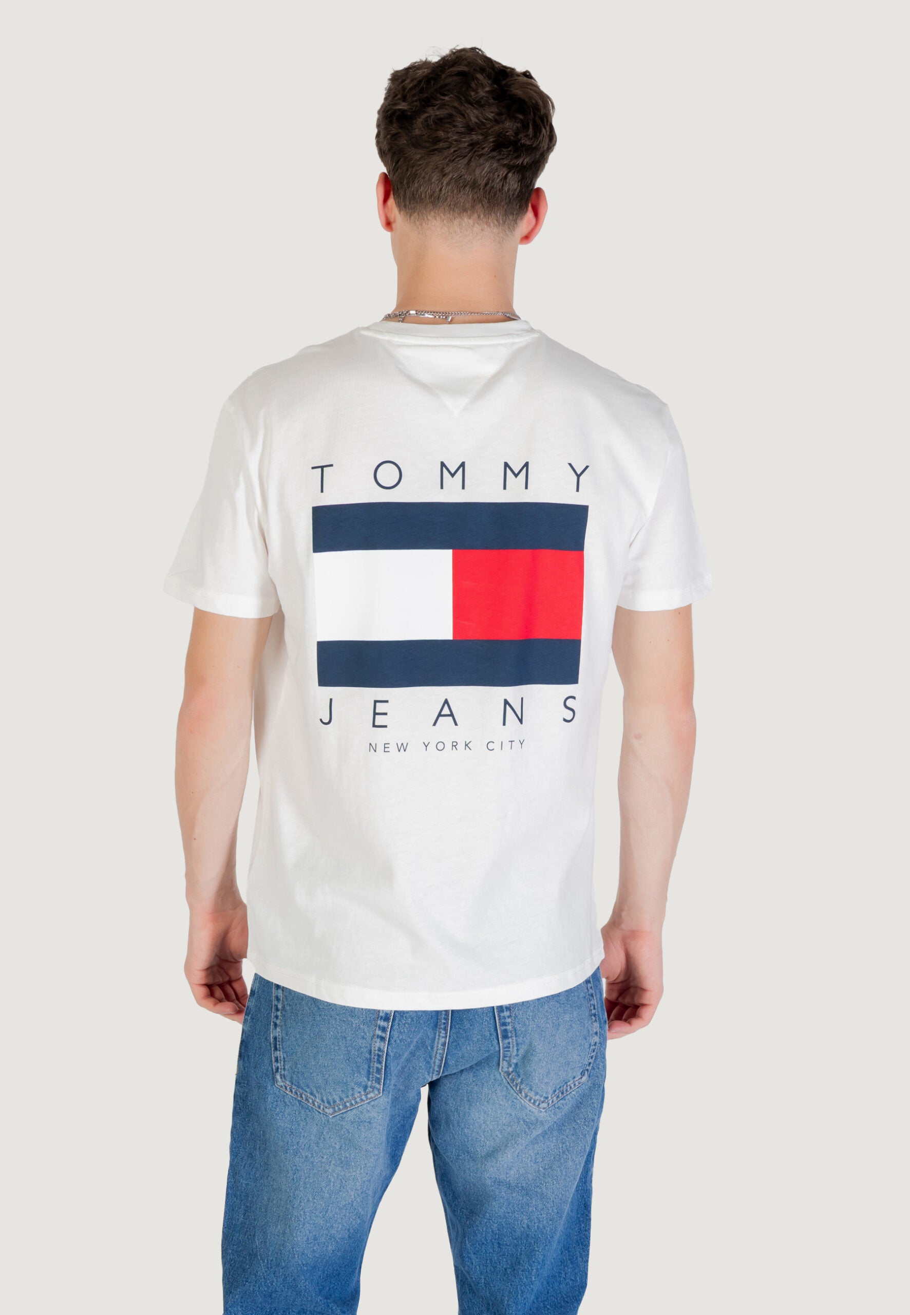Tommy Hilfiger TJM Regular Fit White T-Shirt - Flag Graphic Logo