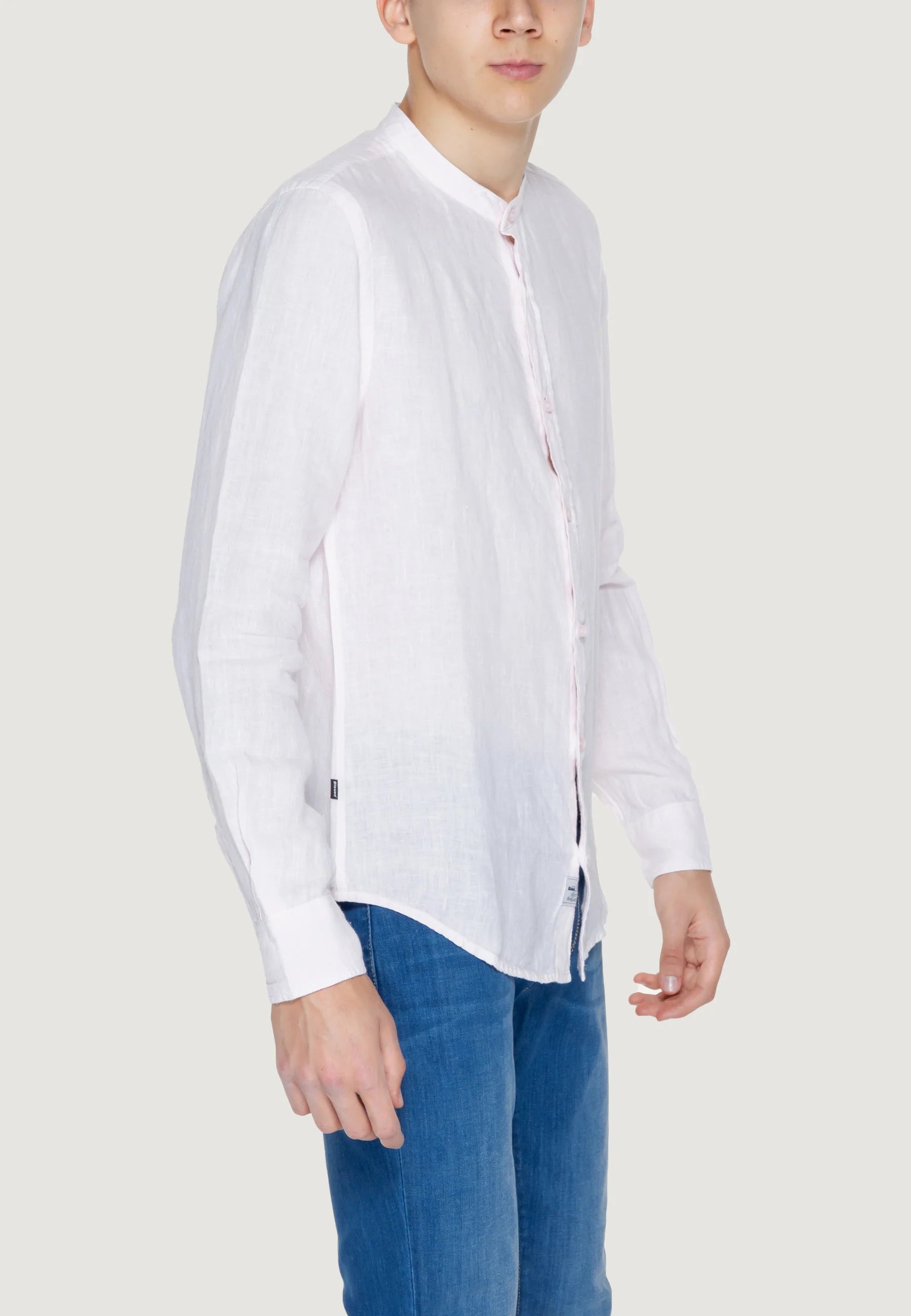 Blue long-sleeved shirt. 24SBLUS01031