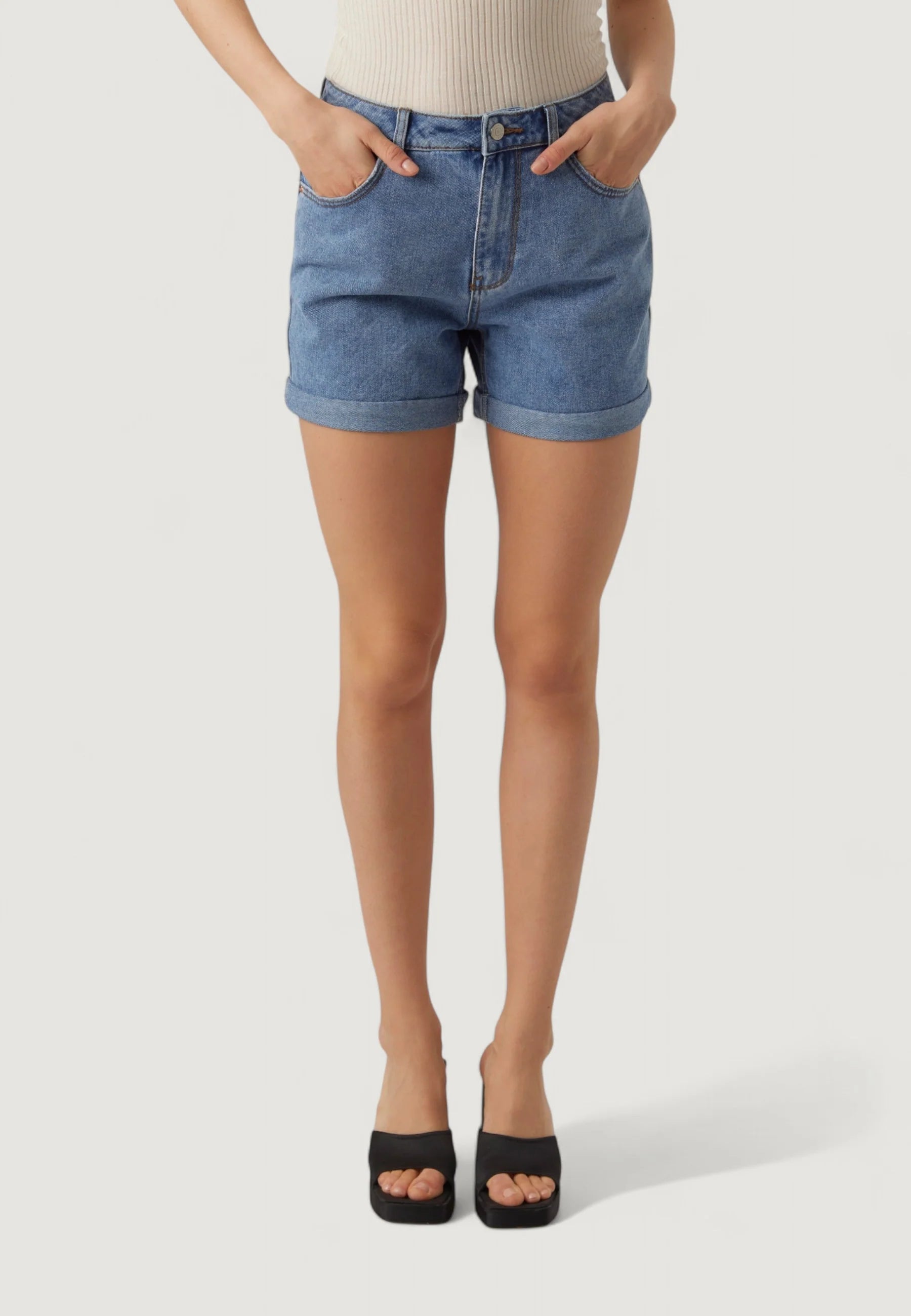Vero Moda Shorts VMZURI HR LOOSE SHORTS MIX NOOS