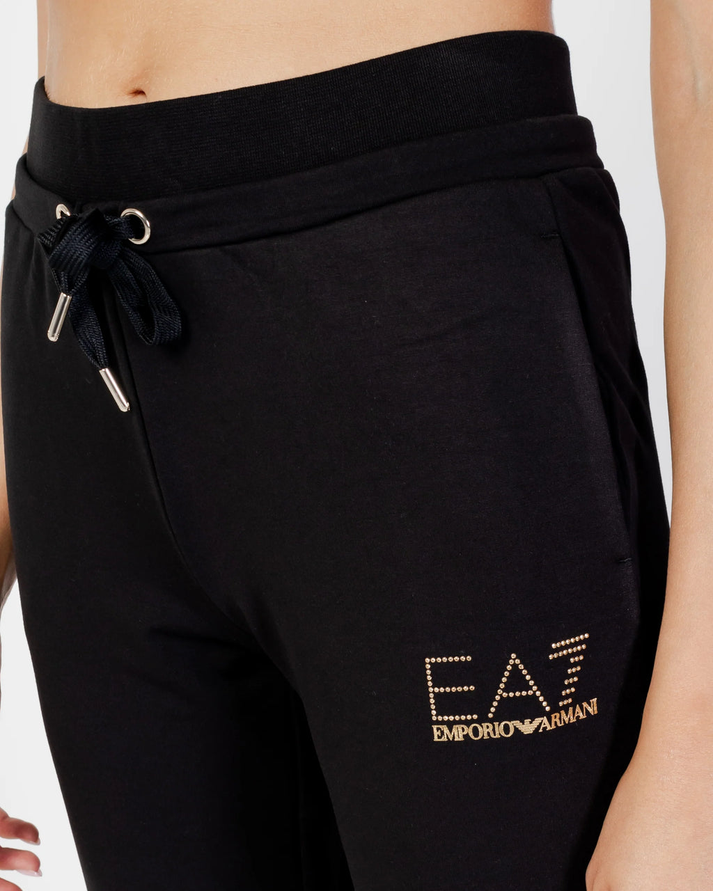 EA7 8NTV51 TJ9RZ