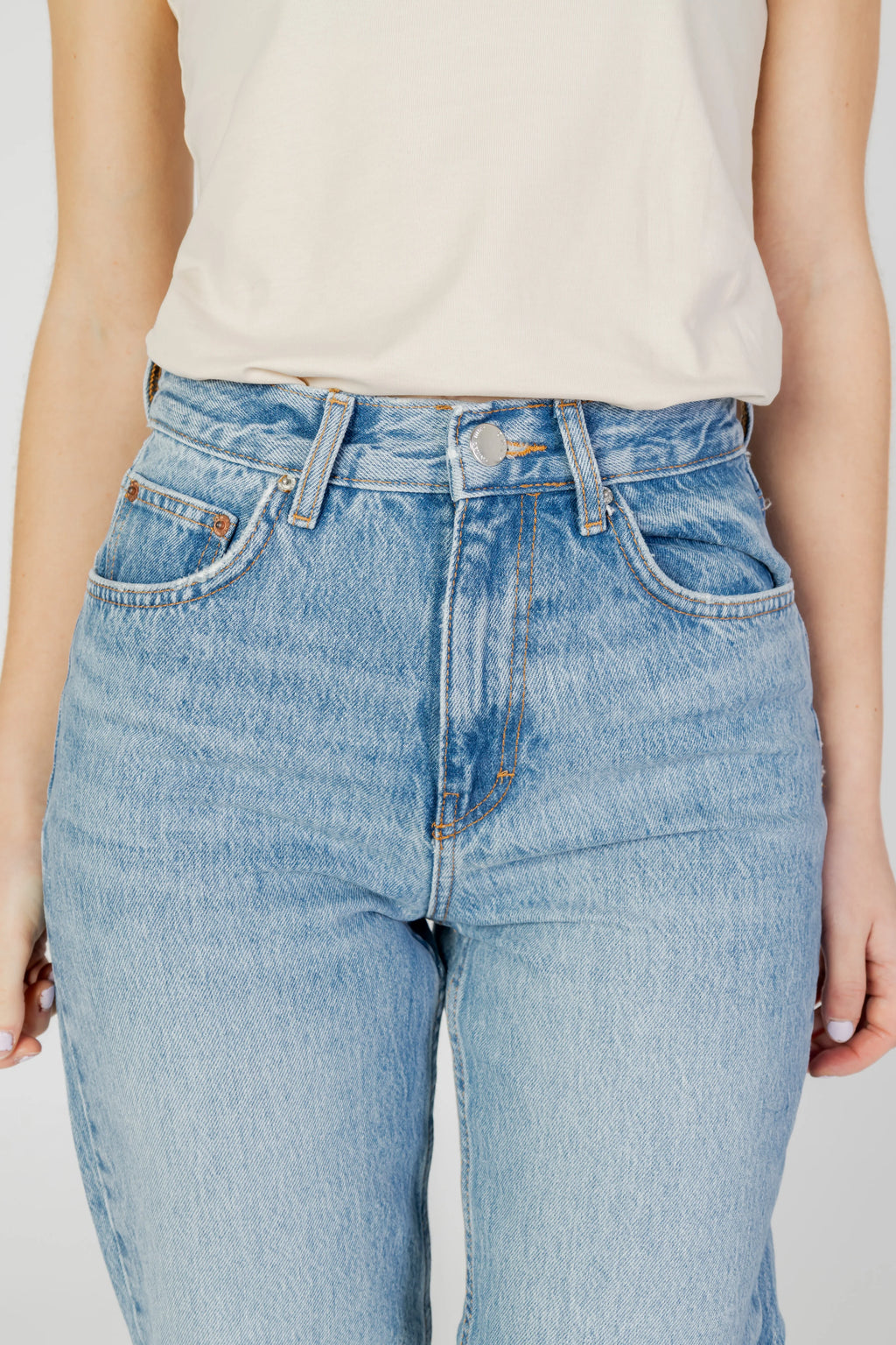 Slouchy and balloon jeans Only ONLROBYN MW STR LO AK DNM DOT536 NOOS