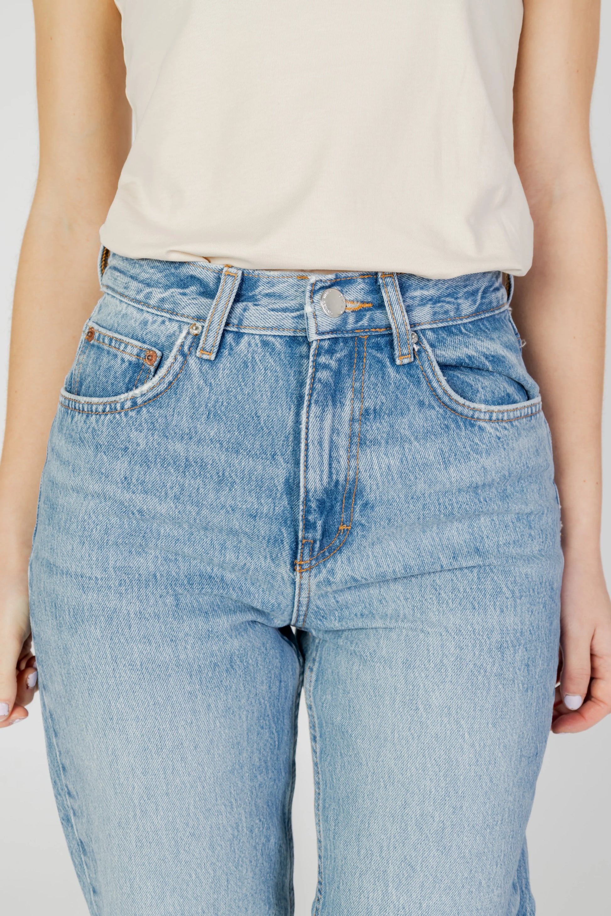 Slouchy and balloon jeans Only ONLROBYN MW STR LO AK DNM DOT536 NOOS