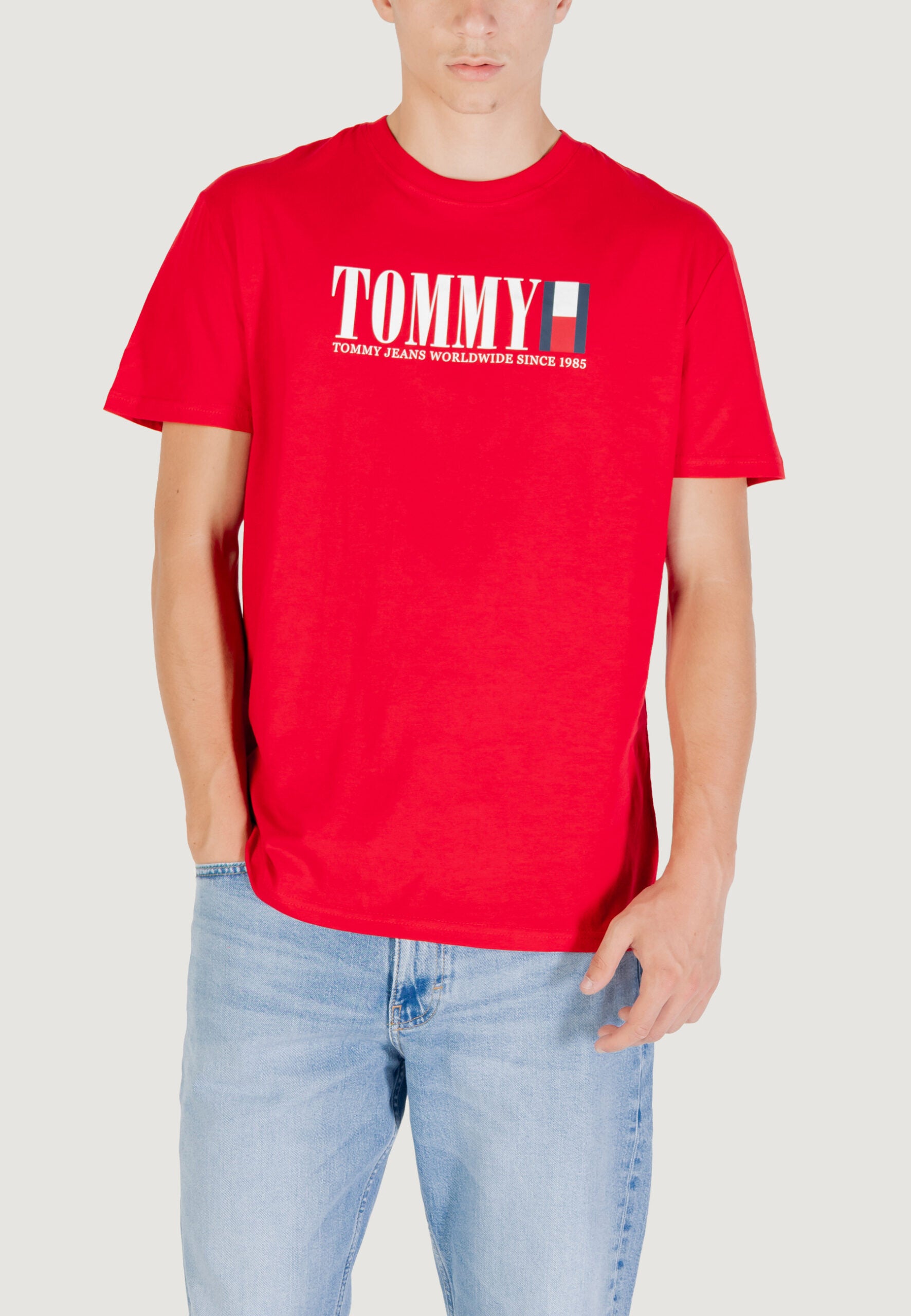 Tommy Hilfiger Jeans TJM Regular Fit Red T-Shirt - Tommy DNA Flag Logo