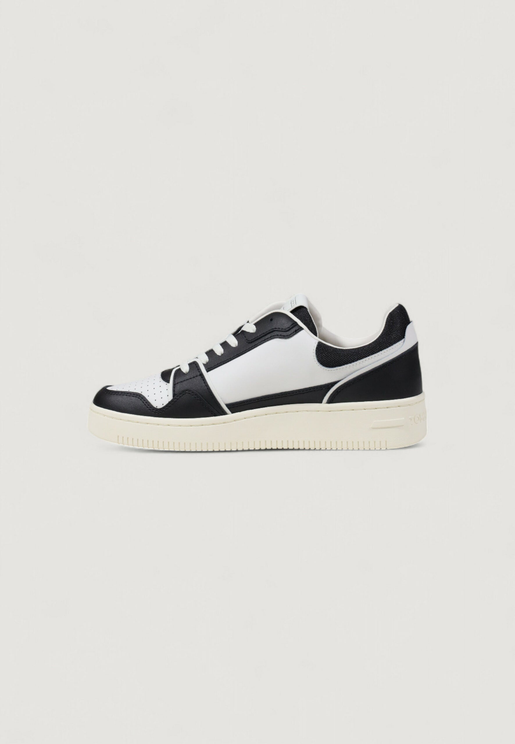 Tommy Hilfiger Jeans TJM Men's Black Retro Basket Sneakers
