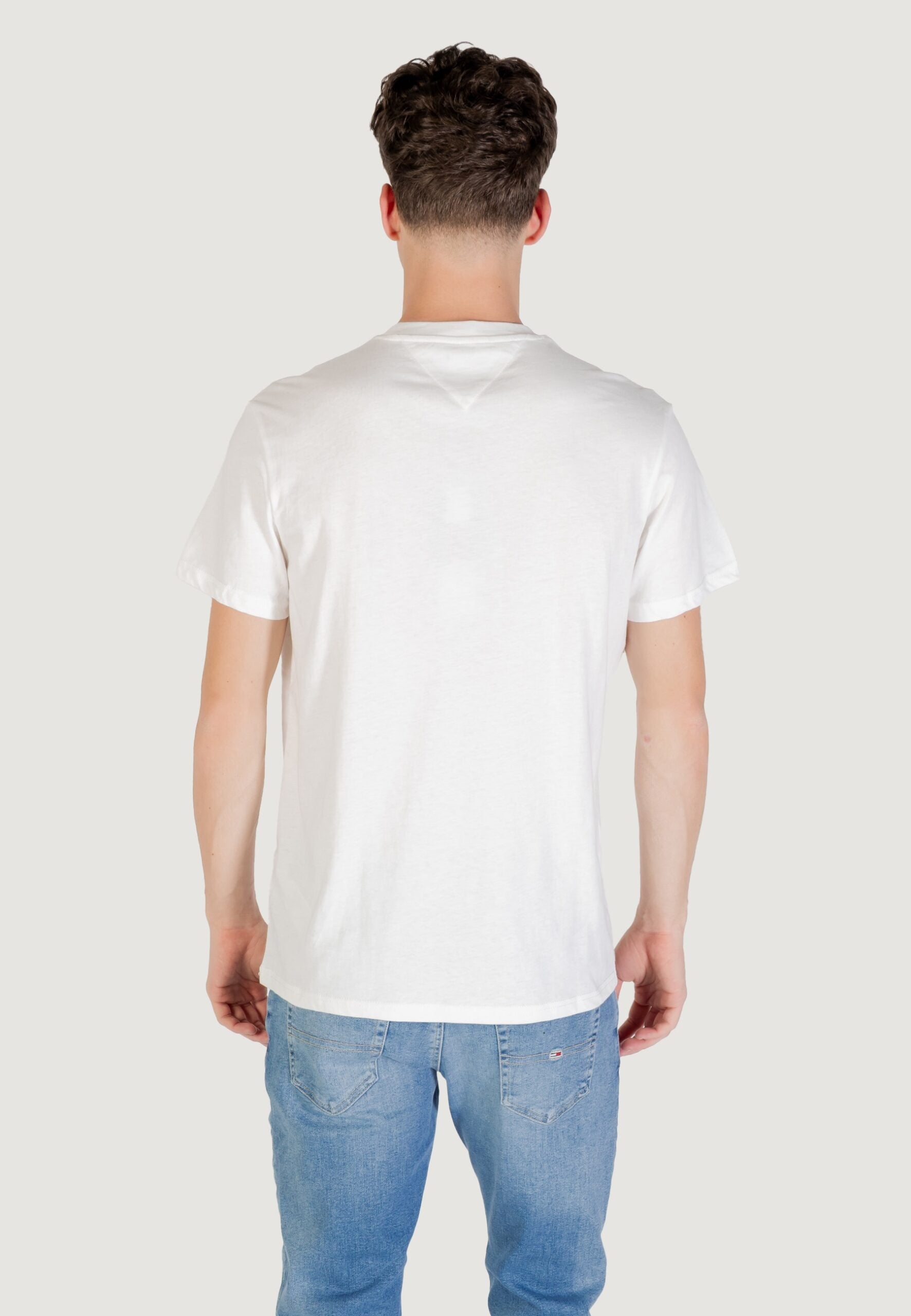 トミー ヒルフィガー TJM スリムフィット クリーム Tシャツ - リニア チェスト ロゴ